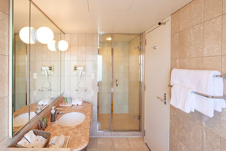 image:Rainbow Deluxe Family Room